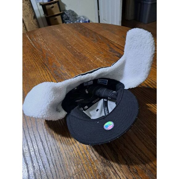 Rare New Era 59Fifty Atlanta Braves Cap Hat with Dog Ear Warmers Decals Attached - Picture 6 of 8